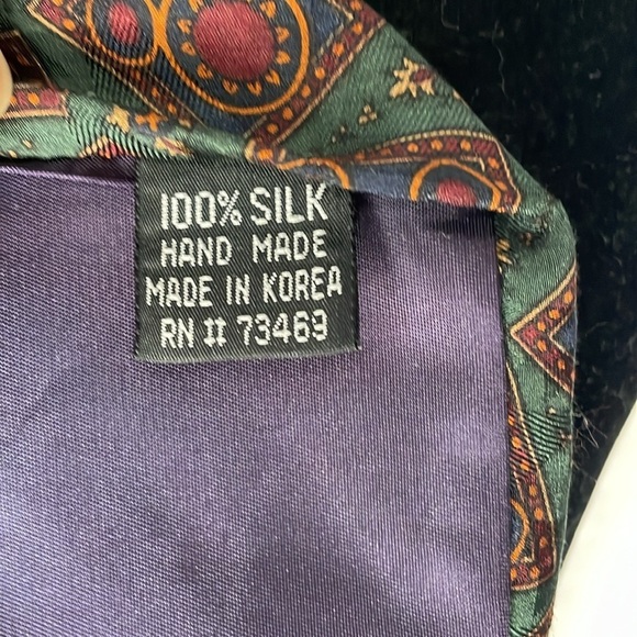 Disney Store Men’s Silk Hand Made Mickey Mouse Tie - Picture 4 of 5